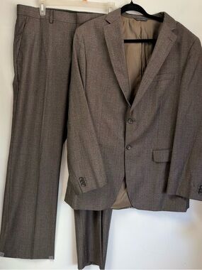 Banana Republic Men's 42R Modern Fit 100% Wool Brown/Taupe Blazer Two-Piece Suit